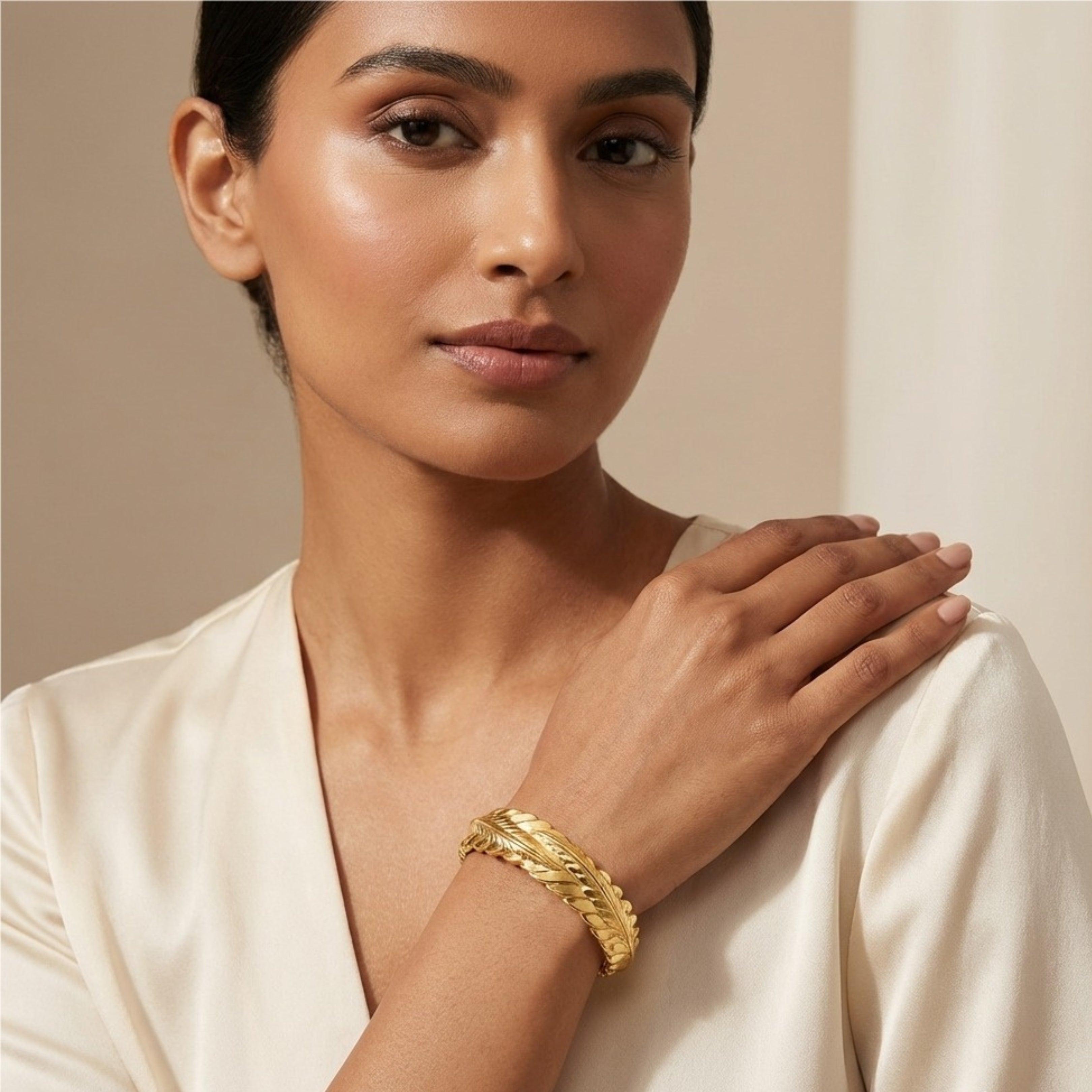 Alokki Boho Dream Narrow Feather Cuff