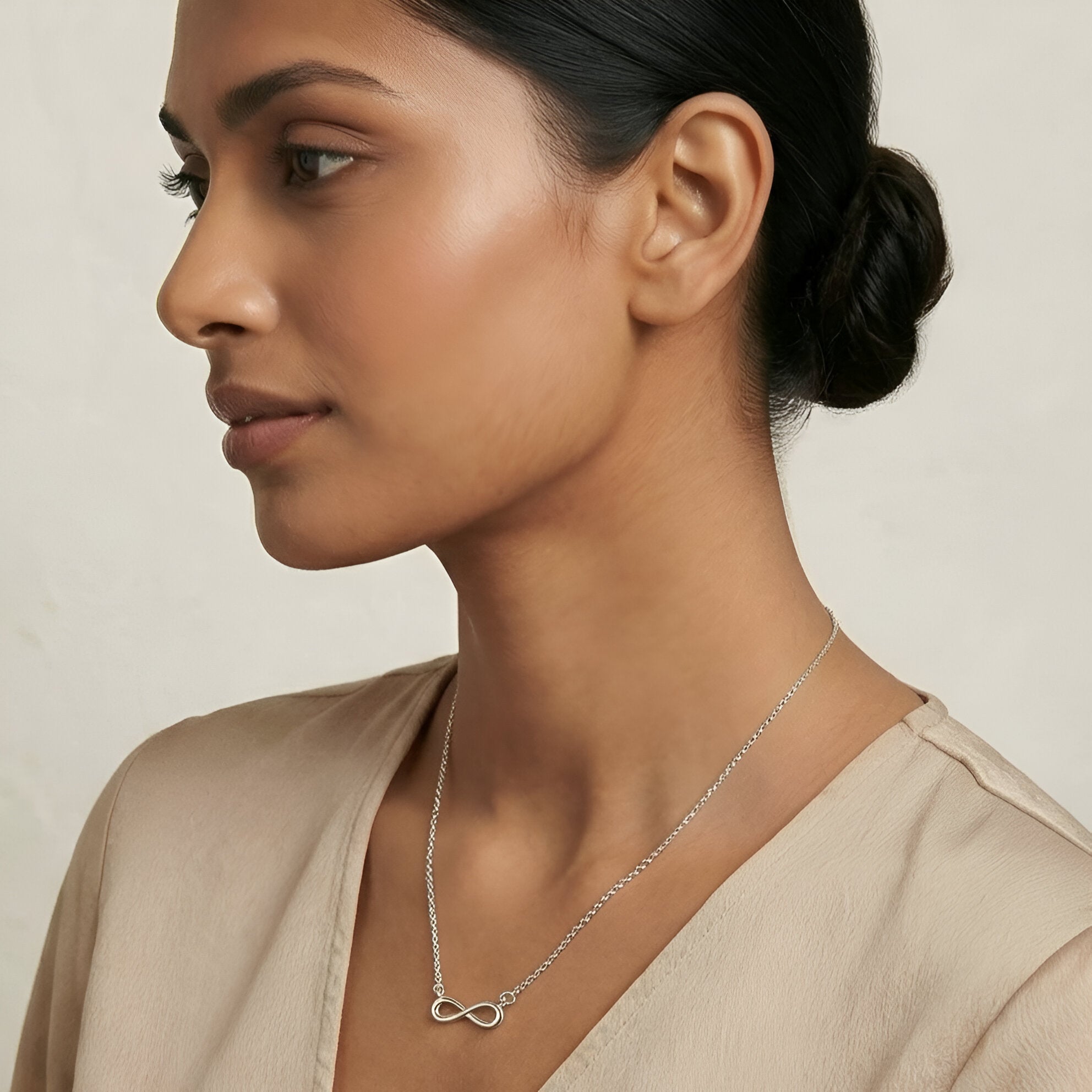 Alokki Infinity Pendant