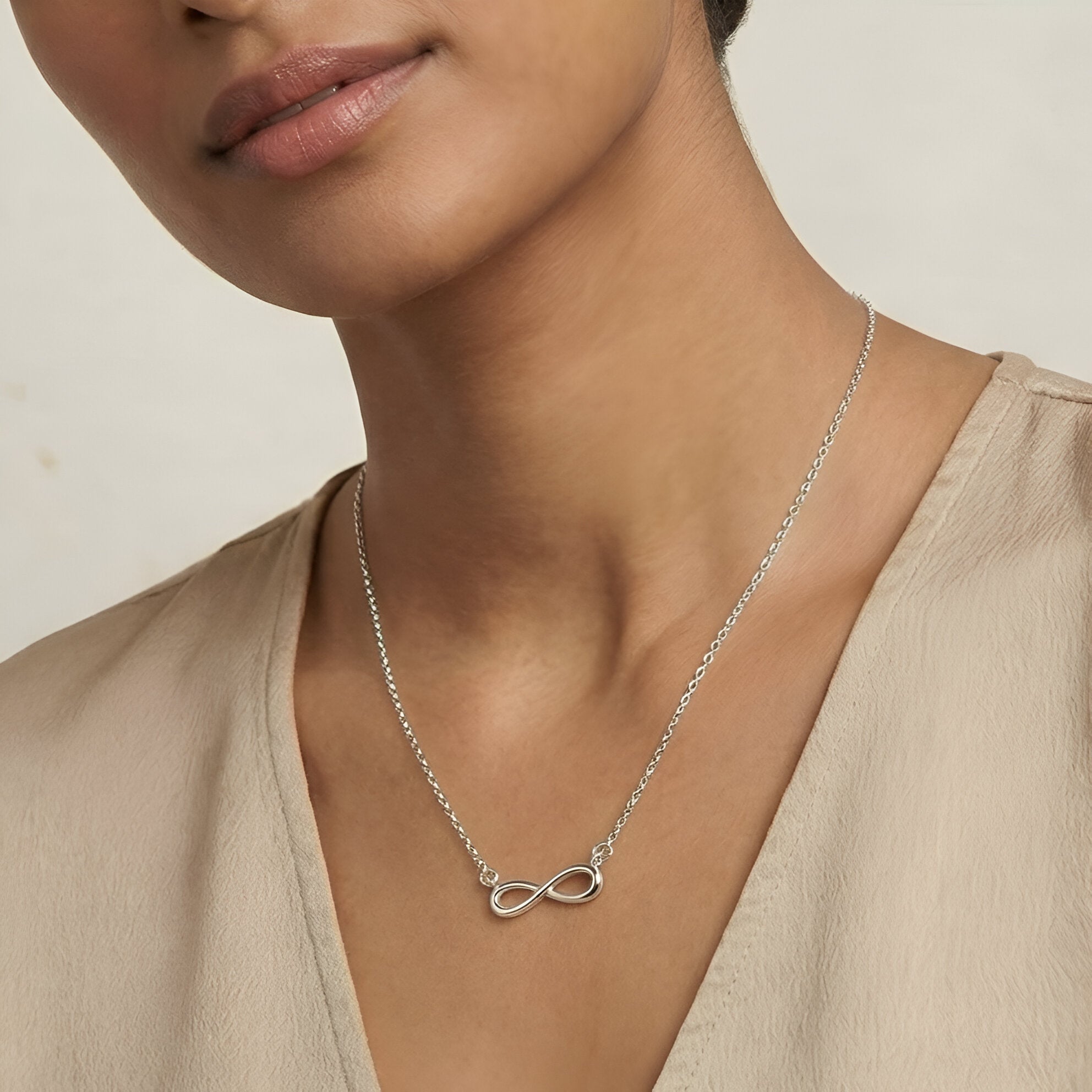 Alokki Infinity Pendant