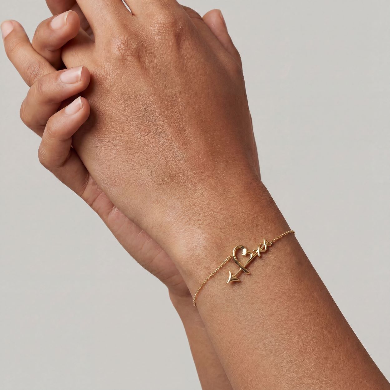 Loving heart arrow bracelet