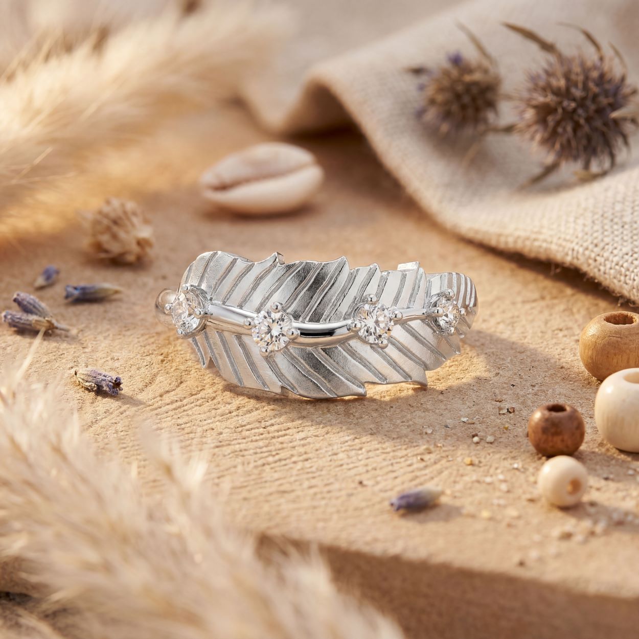 Alokki Boho Dream Narrow Feather Ring