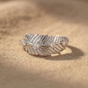 Alokki Boho Dream Narrow Feather Ring