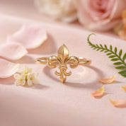 Romantic Floral Fleur De Lis Toering