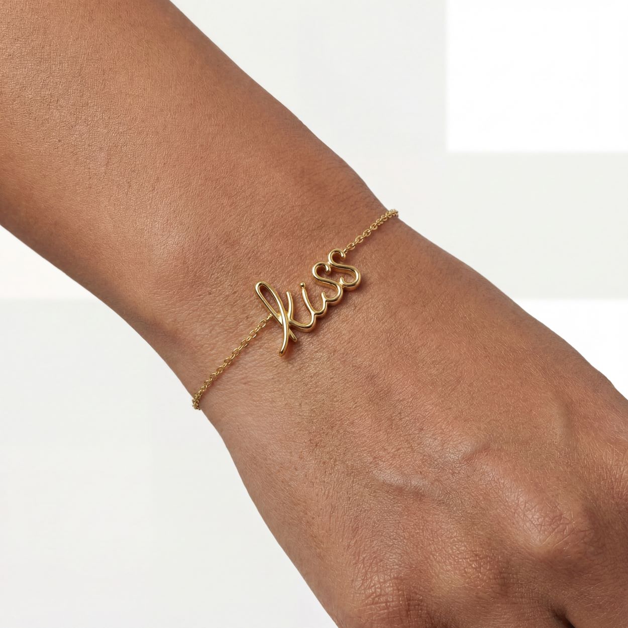 kiss bracelet