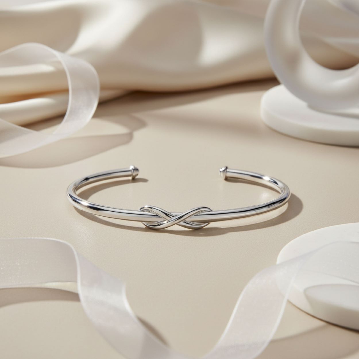 Alokki Infinity Cuff
