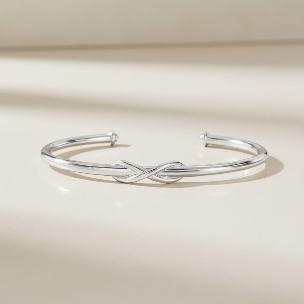 Alokki Infinity Cuff