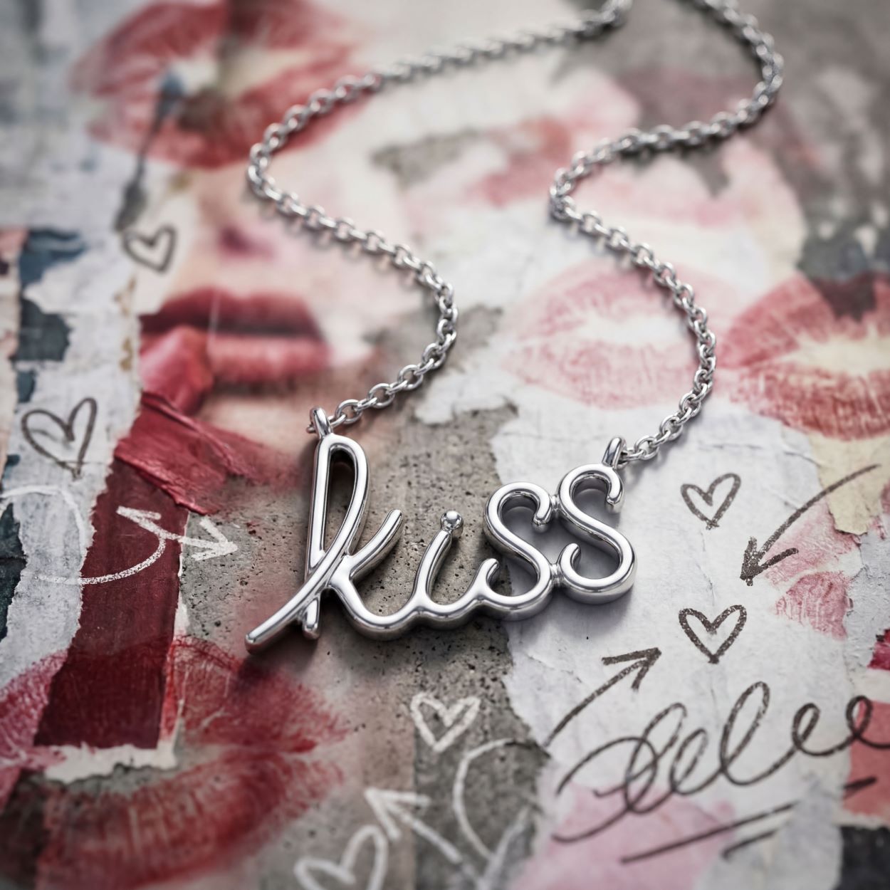 KISS_pendant_4.jpg