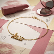 kiss bracelet