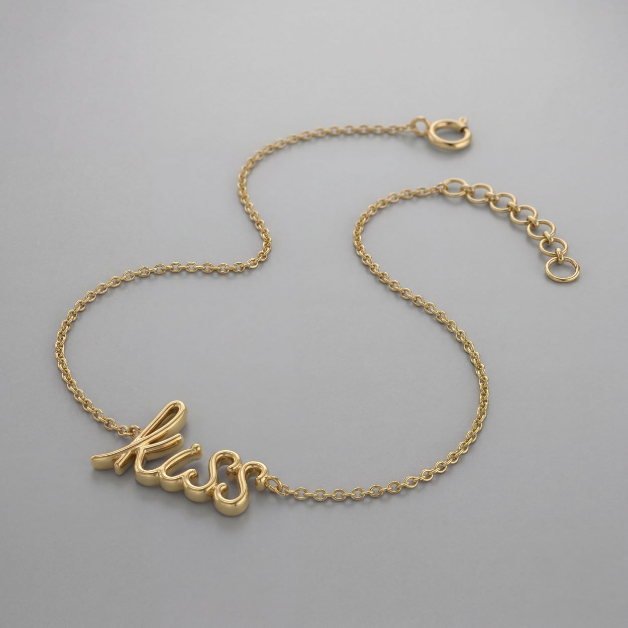 kiss bracelet
