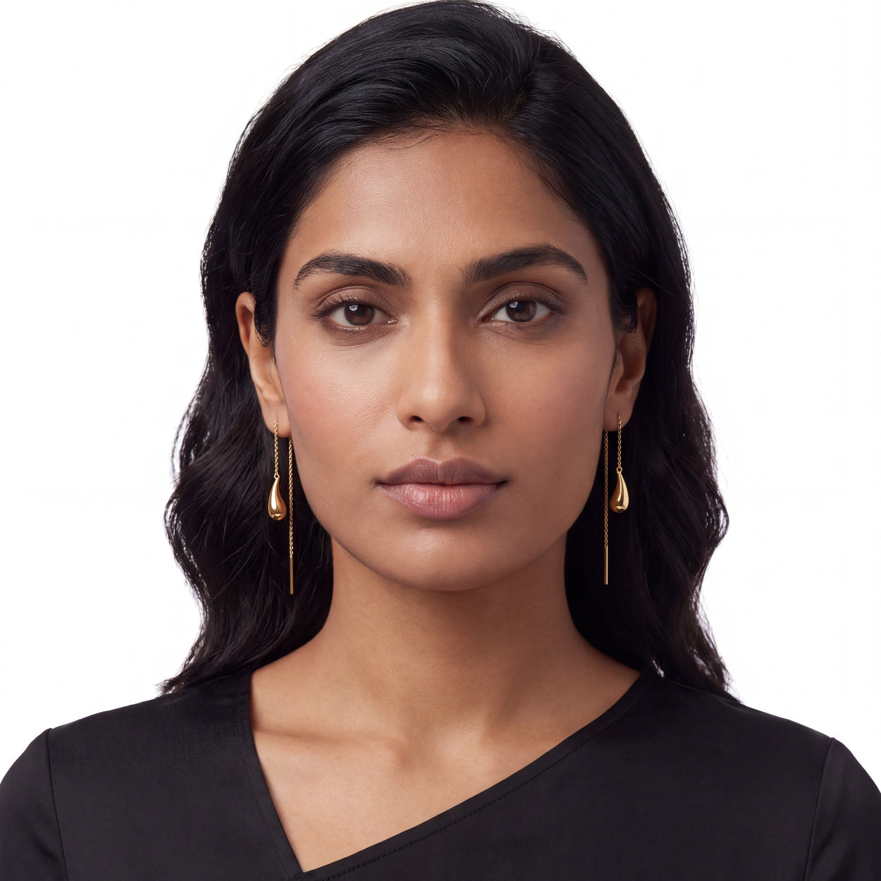 Portrait_with_gold_teardrop_threader_earrings.jpg