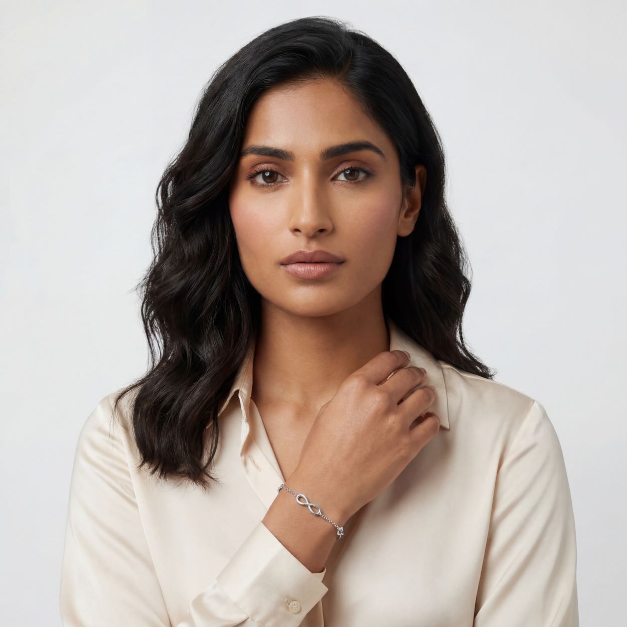 Woman_with_Bracelet_13.jpg