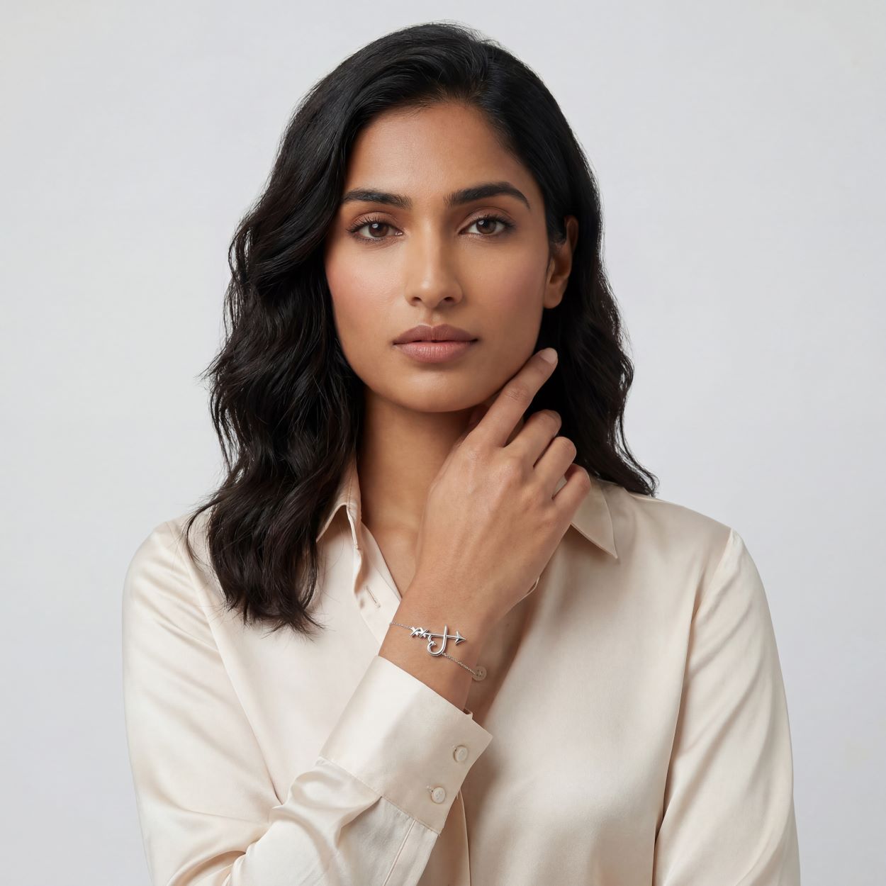 Woman_with_Bracelet_21.jpg