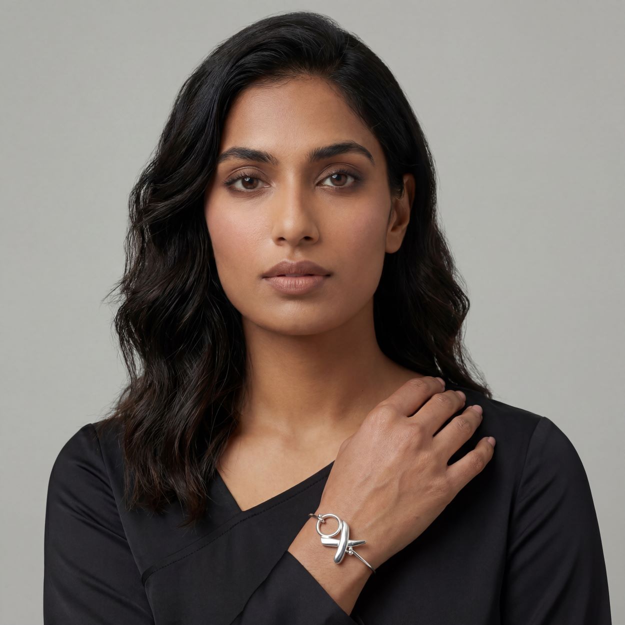 Woman_with_Bracelet_29.jpg