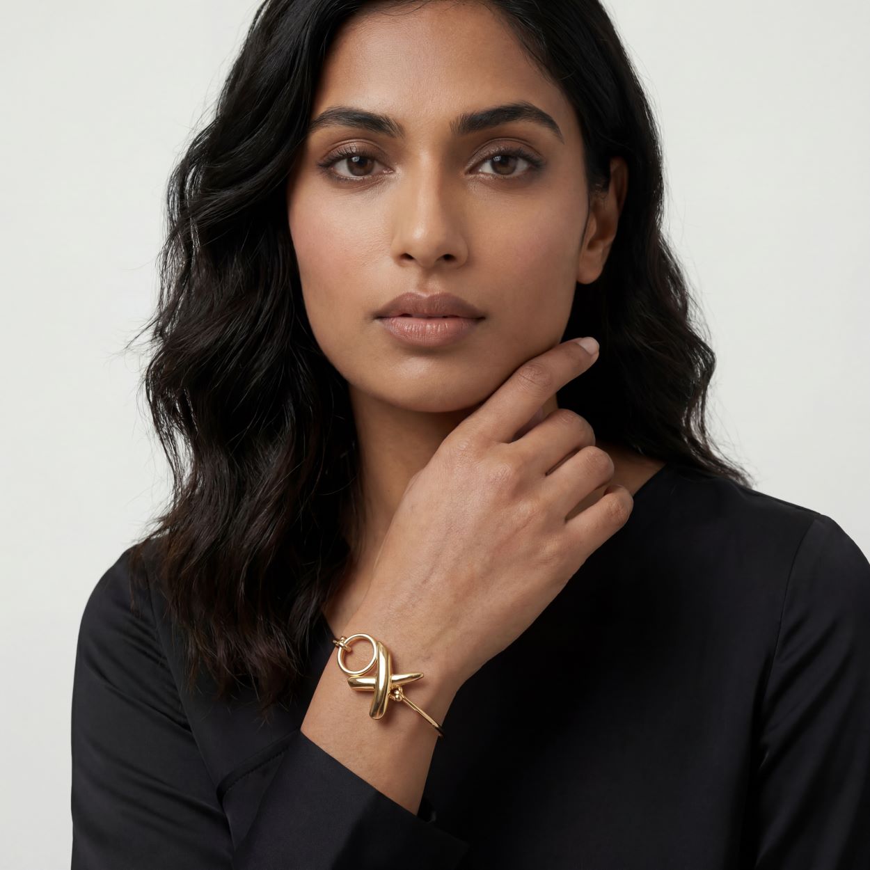 Woman_with_Bracelet_30.jpg