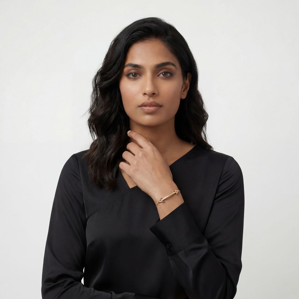 Woman_with_Bracelet_33.jpg