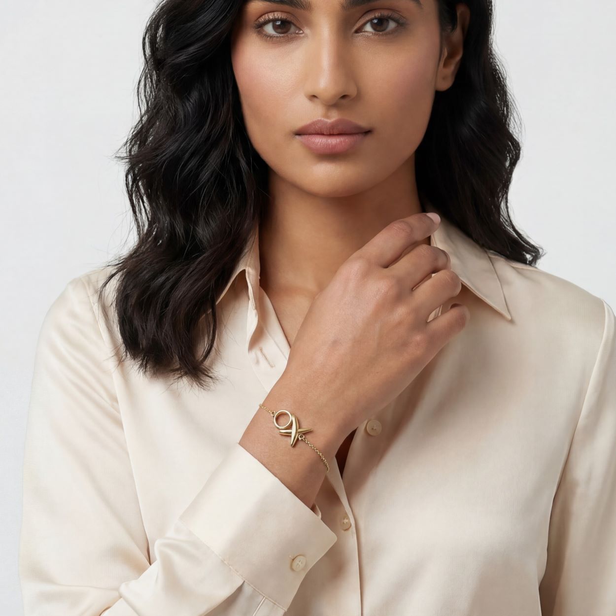 Woman_with_Graffiti_Bracelet_7.jpg