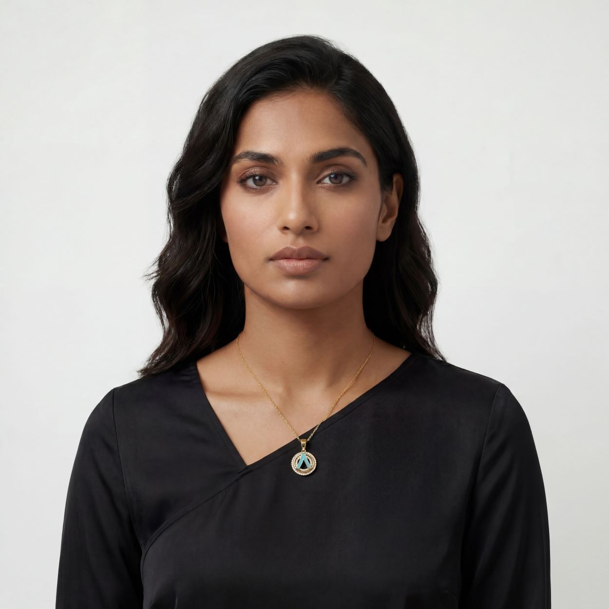 Woman_with_Pendant_2.jpg