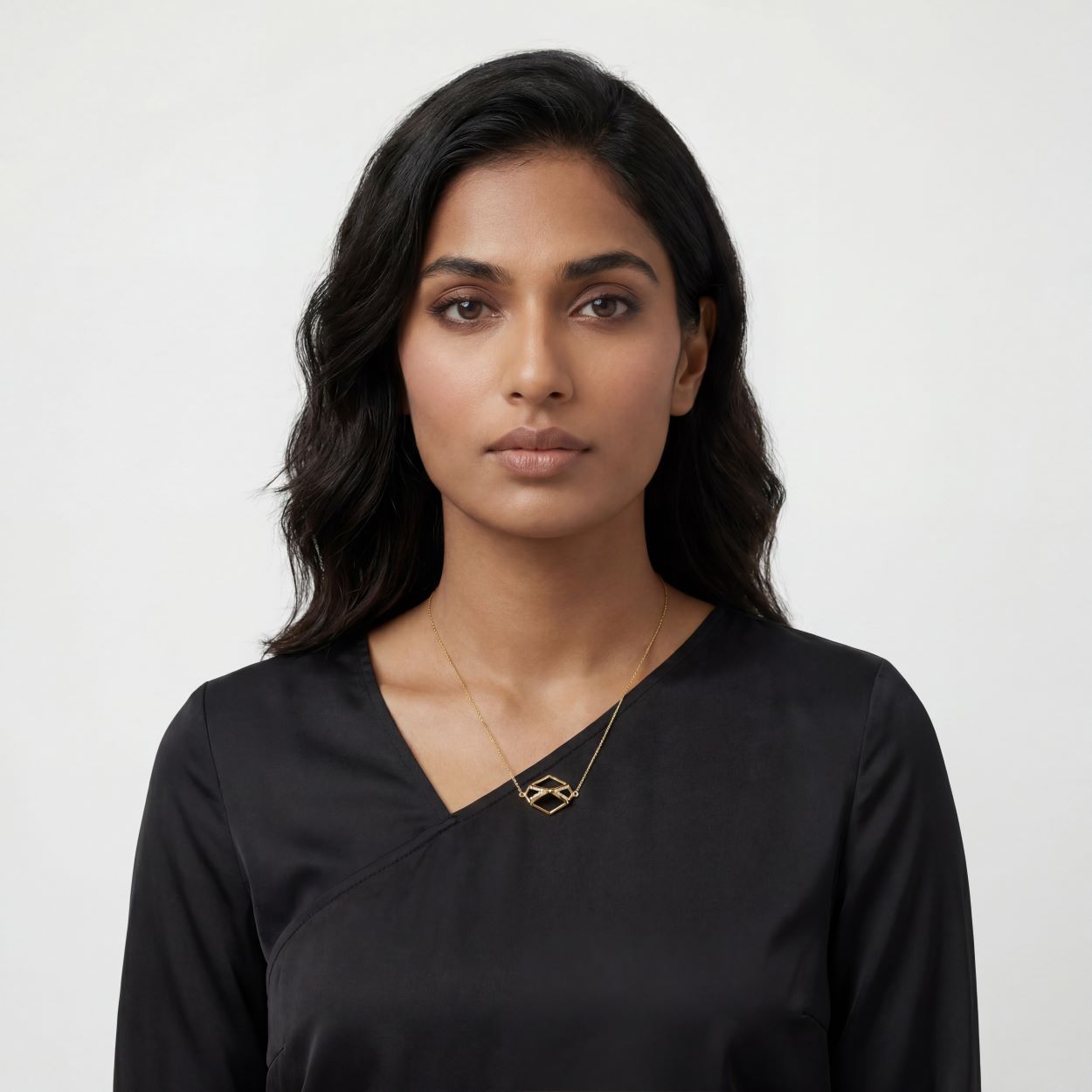 Woman_with_Pendant_4.jpg
