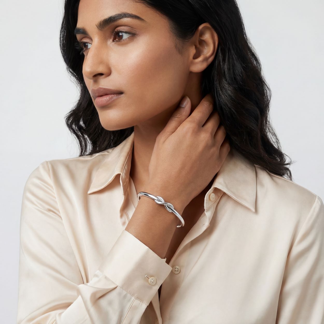 Alokki Infinity Cuff