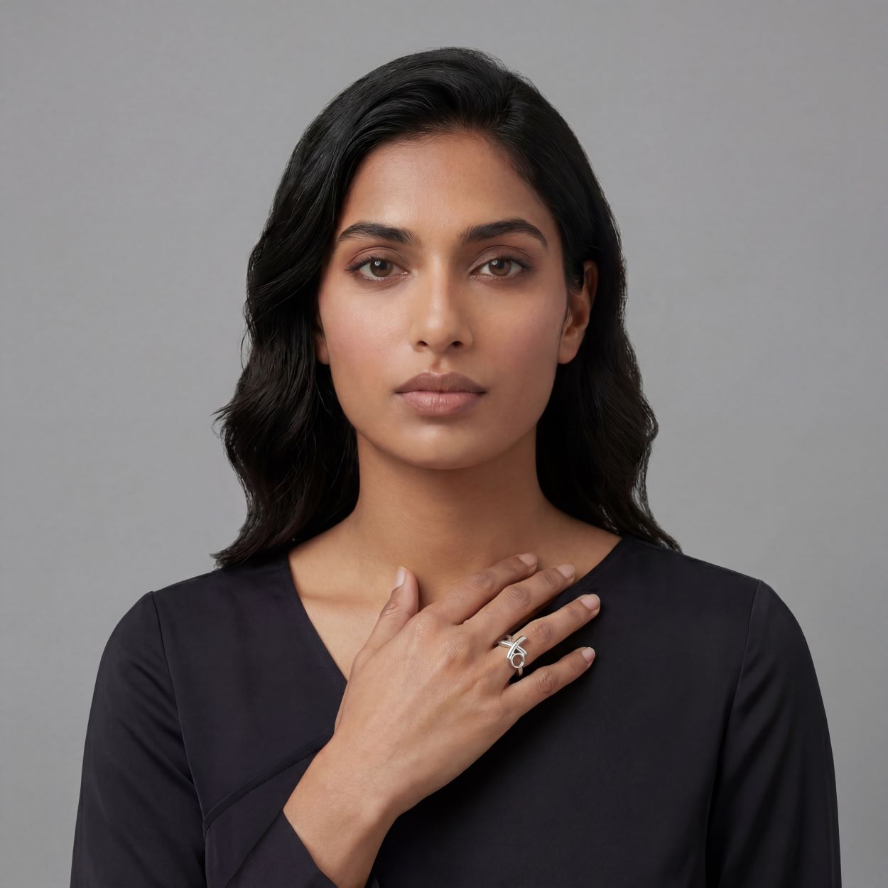 Woman_with_ring_43.jpg
