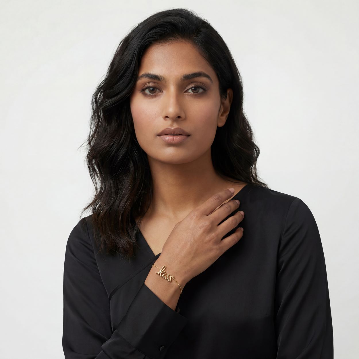 k1Woman_with_Bracelet_25.jpg