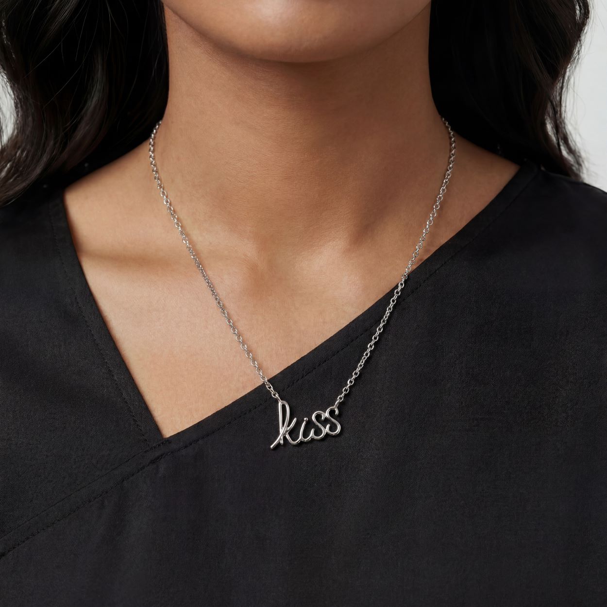 Kiss Pendant
